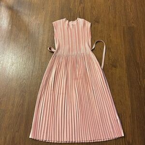 Pink silk dress with tie
